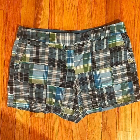 LOFT Ann Taylor Blue Plaid Shorts Size 8 / 4" inseam - Picture 1 of 3